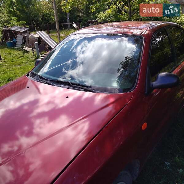 Седан Daewoo Lanos 2004 в Волочиске