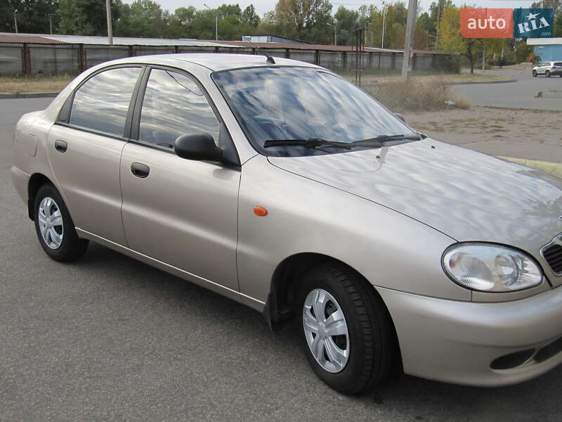 Седан Daewoo Lanos 2004 в Днепре