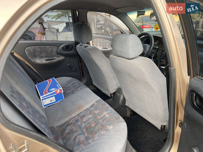 Седан Daewoo Lanos 2002 в Одессе