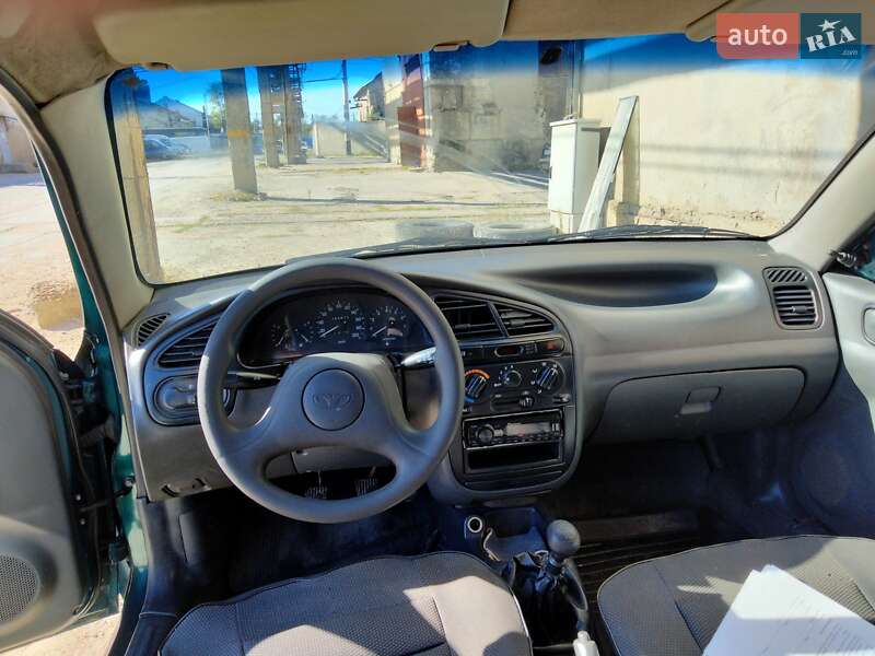 Хэтчбек Daewoo Lanos 1998 в Одессе