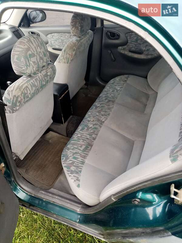 Седан Daewoo Lanos 1998 в Черкассах
