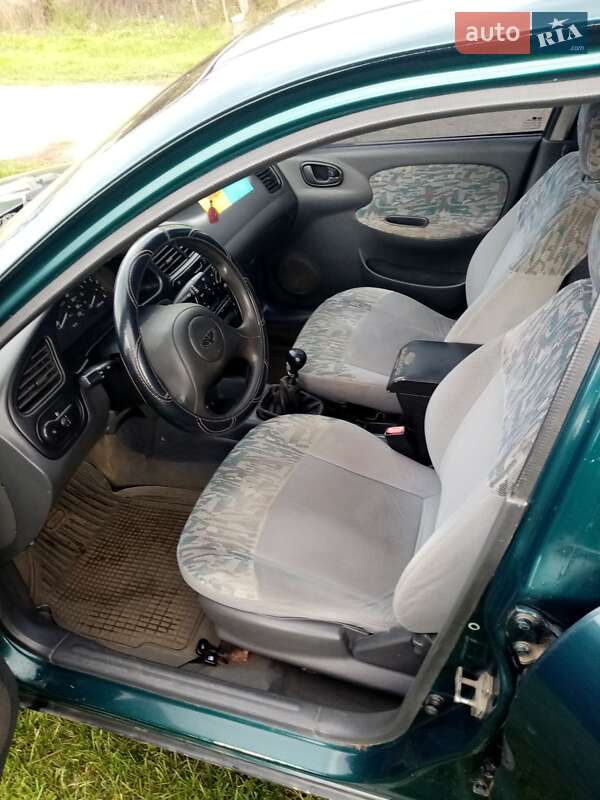 Седан Daewoo Lanos 1998 в Черкассах