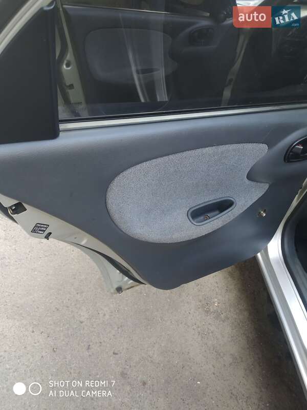 Седан Daewoo Lanos 2006 в Киеве