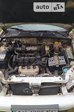 Седан Daewoo Lanos 1998 в Мерефа