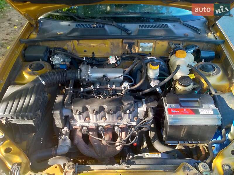 Седан Daewoo Lanos 2003 в Доброславе