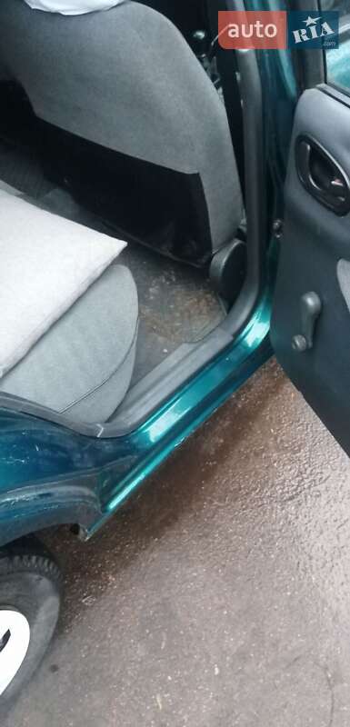 Седан Daewoo Lanos 2002 в Черкассах