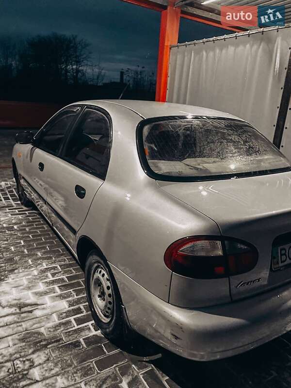 Седан Daewoo Lanos 2004 в Кременце