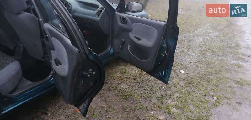 Седан Daewoo Lanos 2005 в Шумске