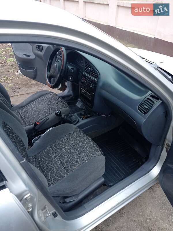 Седан Daewoo Lanos 2004 в Николаеве