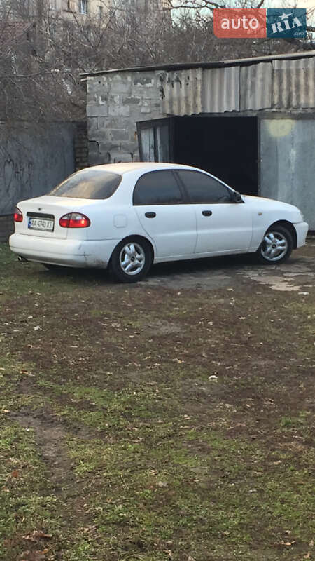 Седан Daewoo Lanos 2003 в Киеве