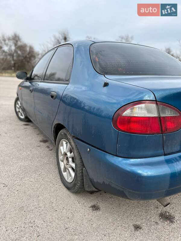 Седан Daewoo Lanos 1998 в Кременчуці