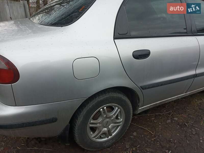 Седан Daewoo Lanos 2003 в Львове