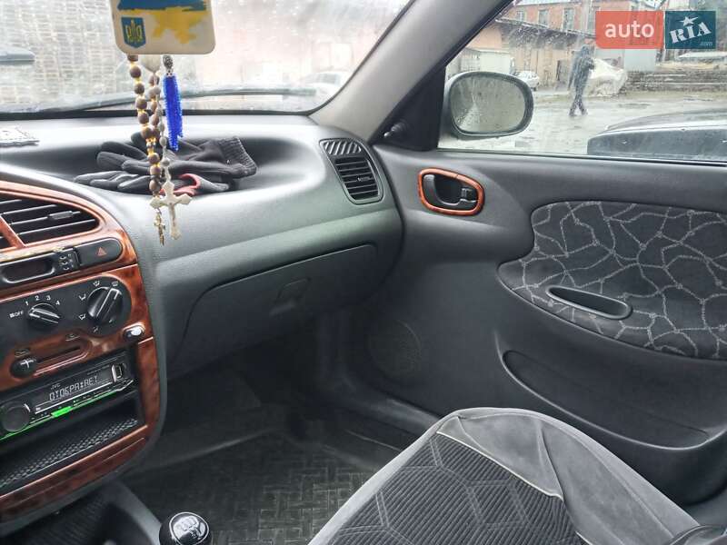Седан Daewoo Lanos 2003 в Львове
