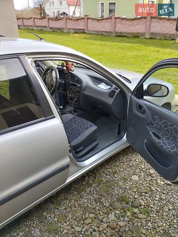 Седан Daewoo Lanos 2004 в Ивано-Франковске