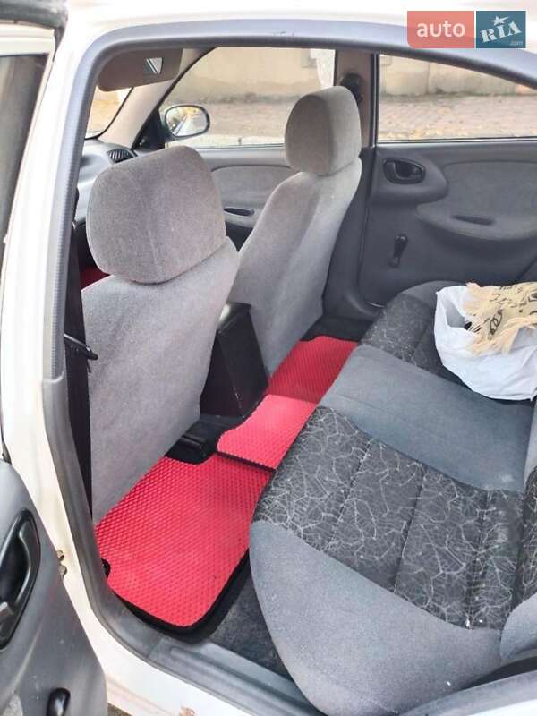 Седан Daewoo Lanos 2005 в Рени