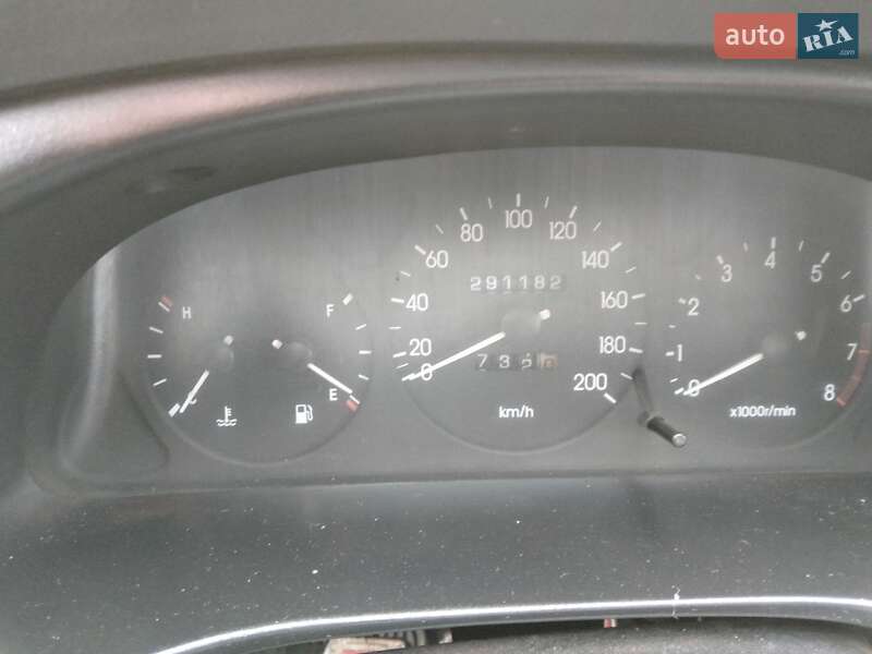 Седан Daewoo Lanos 1999 в Ужгороде