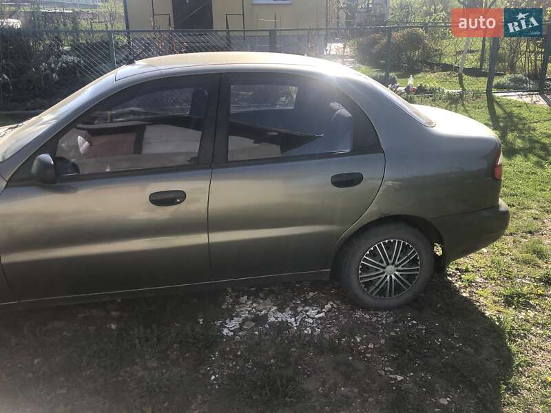 Седан Daewoo Lanos 2004 в Тернополе