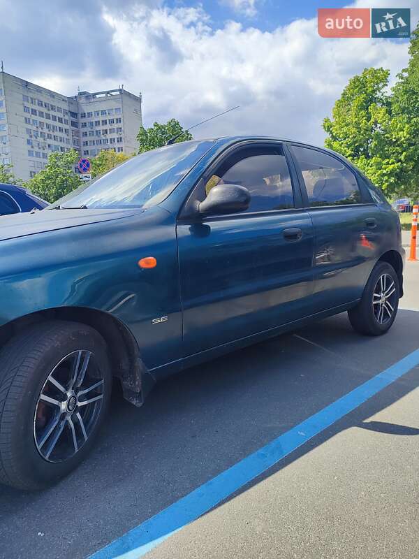 Хетчбек Daewoo Lanos 2004 в Києві