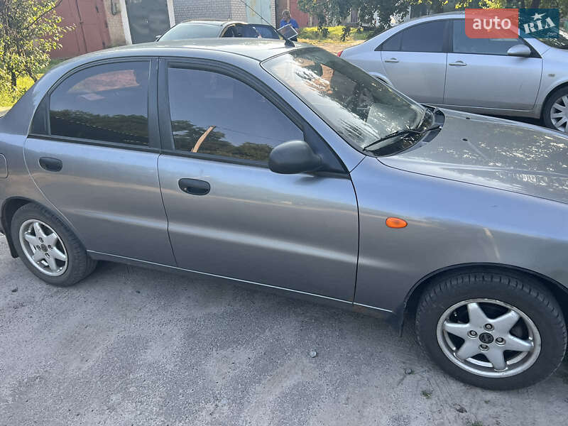 Седан Daewoo Lanos 2008 в Карловке