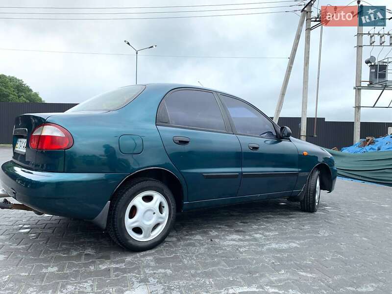 Седан Daewoo Lanos 2004 в Львове