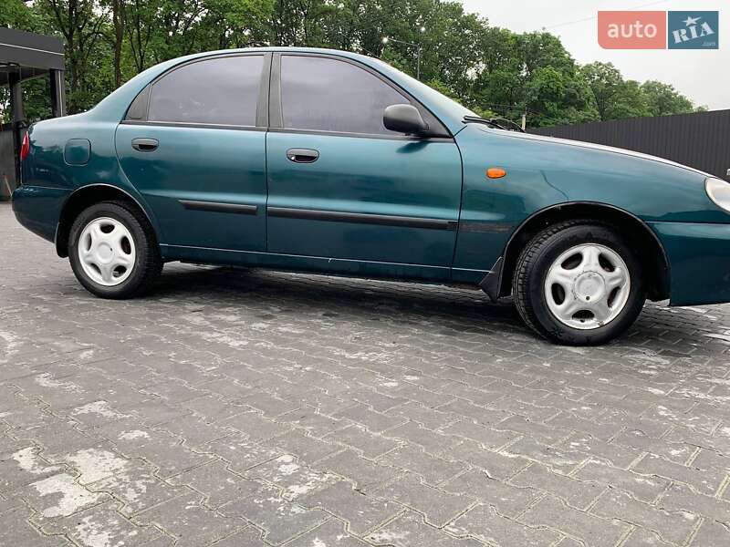 Седан Daewoo Lanos 2004 в Львове