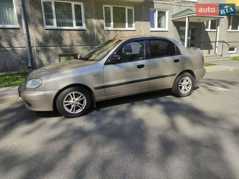 Седан Daewoo Lanos 2004 в Мерефа