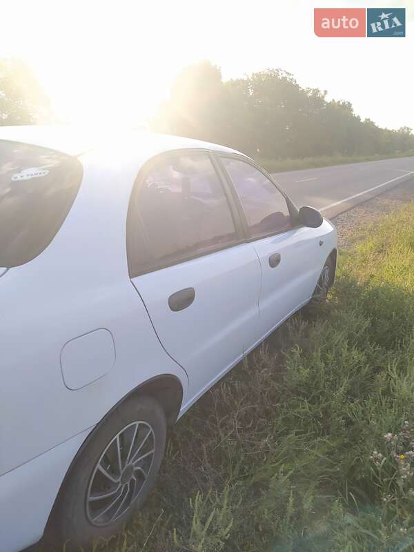 Седан Daewoo Lanos 2007 в Карловке