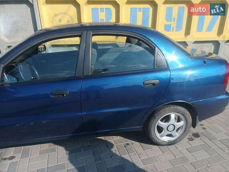Седан Daewoo Lanos 2005 в Дніпрі