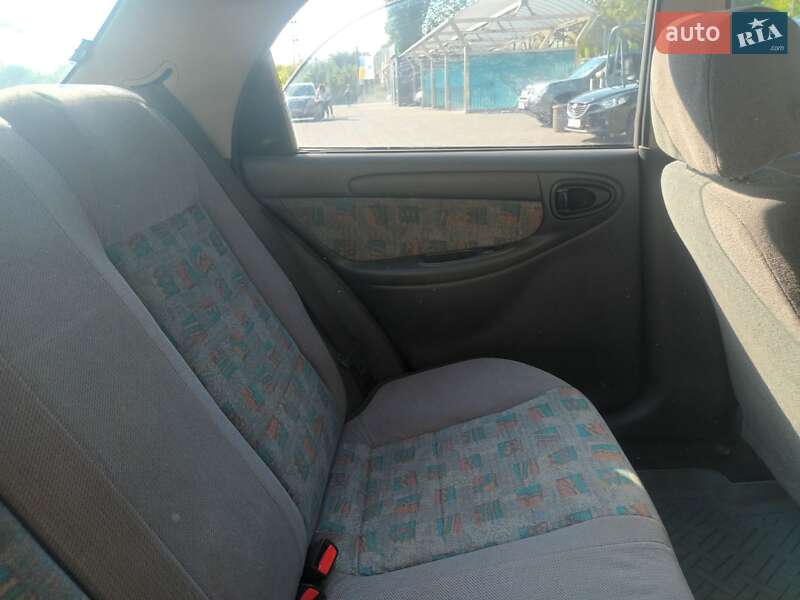 Седан Daewoo Lanos 2005 в Дніпрі