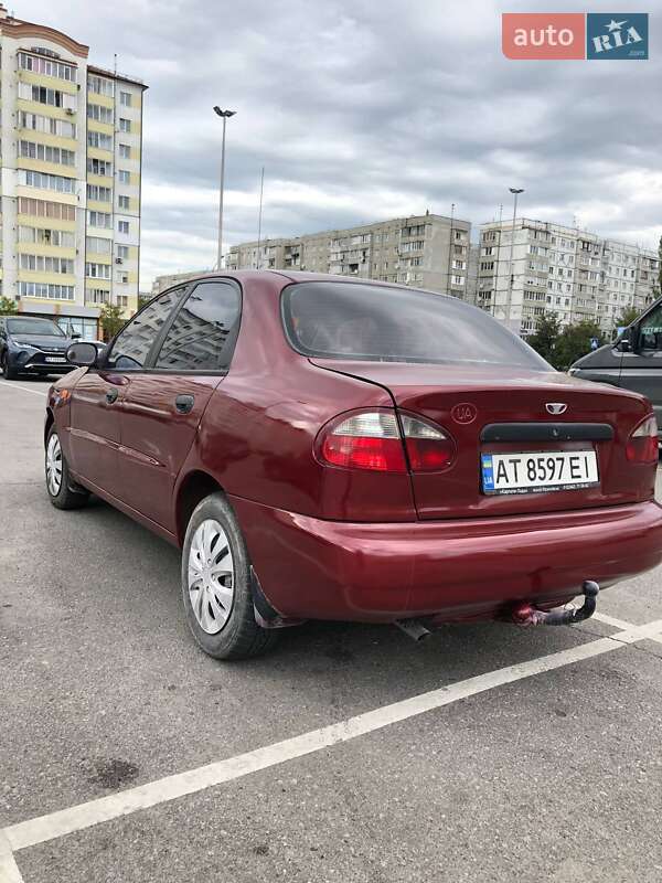Седан Daewoo Lanos 2004 в Надворной