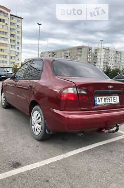 Седан Daewoo Lanos 2004 в Надвірній