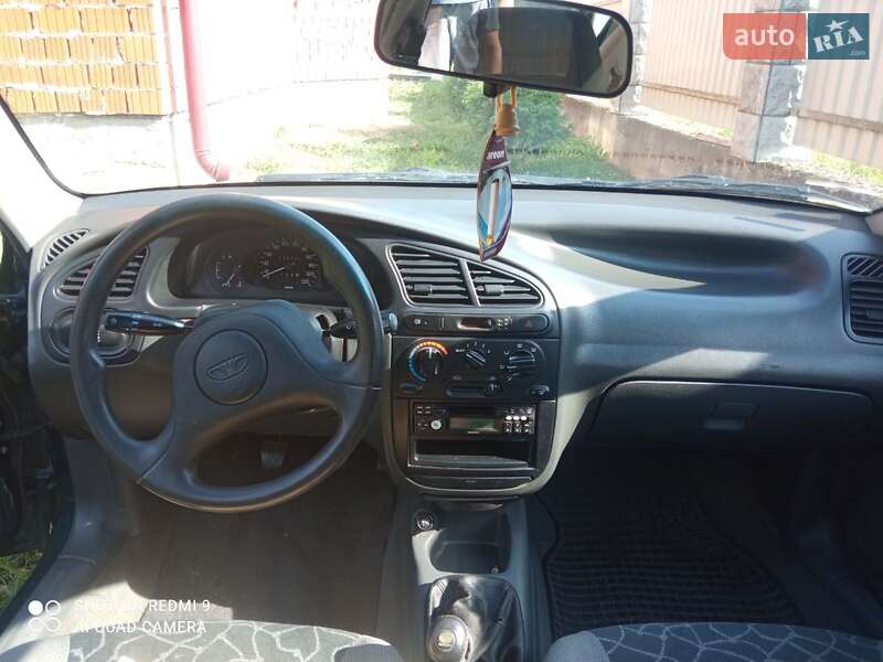 Седан Daewoo Lanos 2002 в Ужгороде