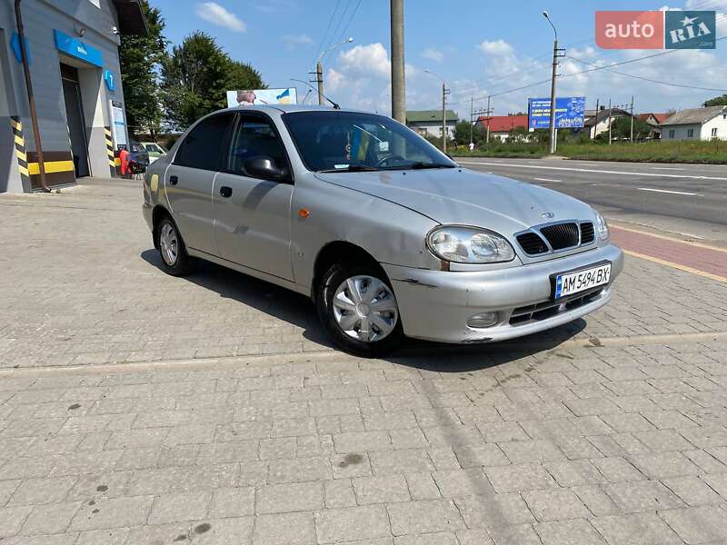Седан Daewoo Lanos 2004 в Ивано-Франковске