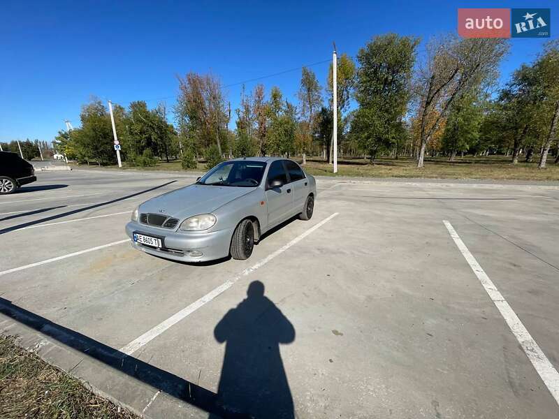 Седан Daewoo Lanos 2002 в Синельниково