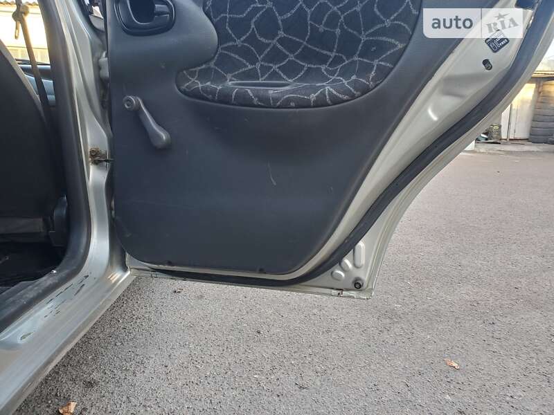 Седан Daewoo Lanos 2003 в Болграде