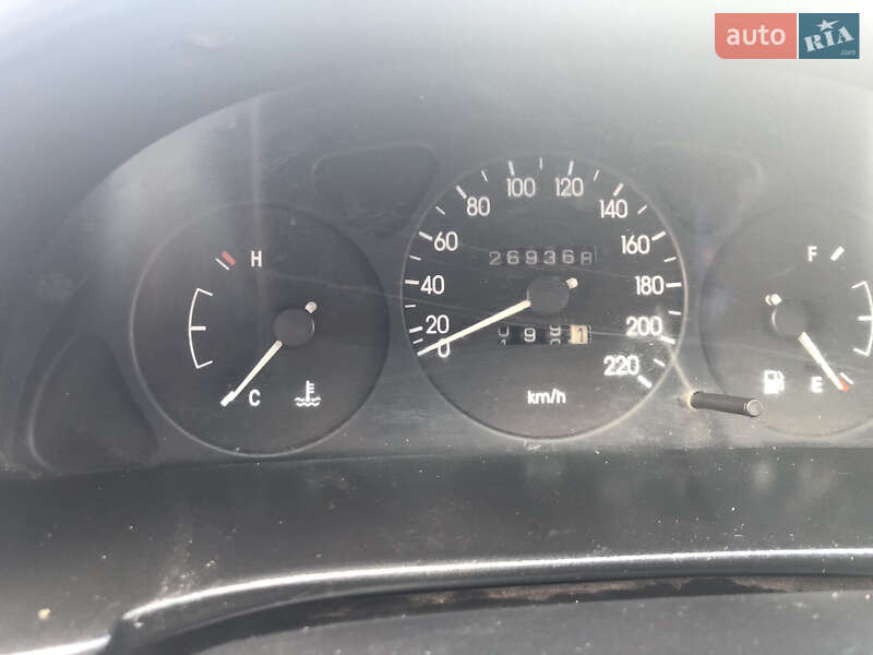 Седан Daewoo Lanos 2002 в Полтаве