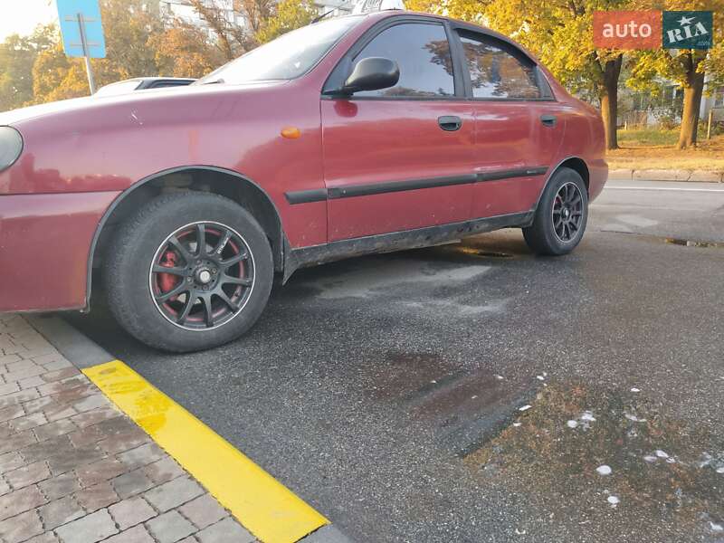 Седан Daewoo Lanos 2002 в Харькове