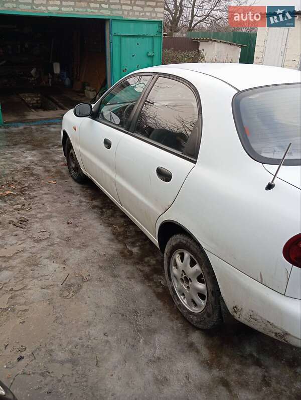 Седан Daewoo Lanos 2002 в Первомайске