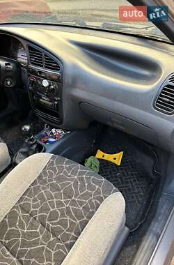 Седан Daewoo Lanos 2004 в Черновцах
