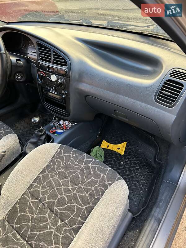 Седан Daewoo Lanos 2004 в Черновцах