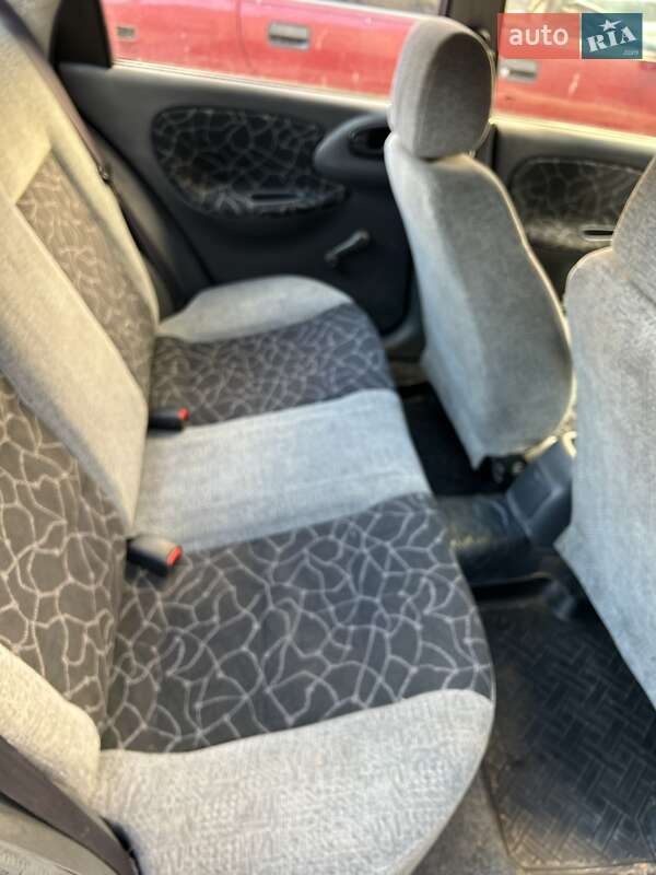 Седан Daewoo Lanos 2004 в Черновцах