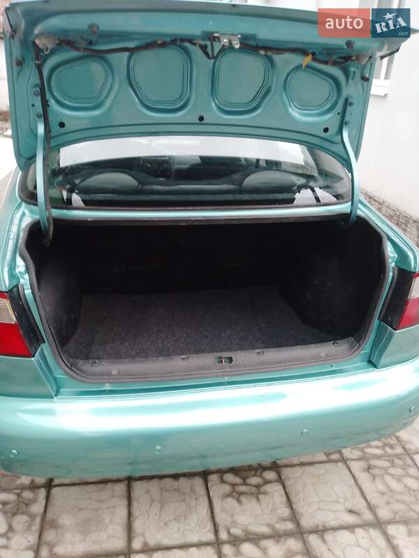Седан Daewoo Lanos 1999 в Кременчуге
