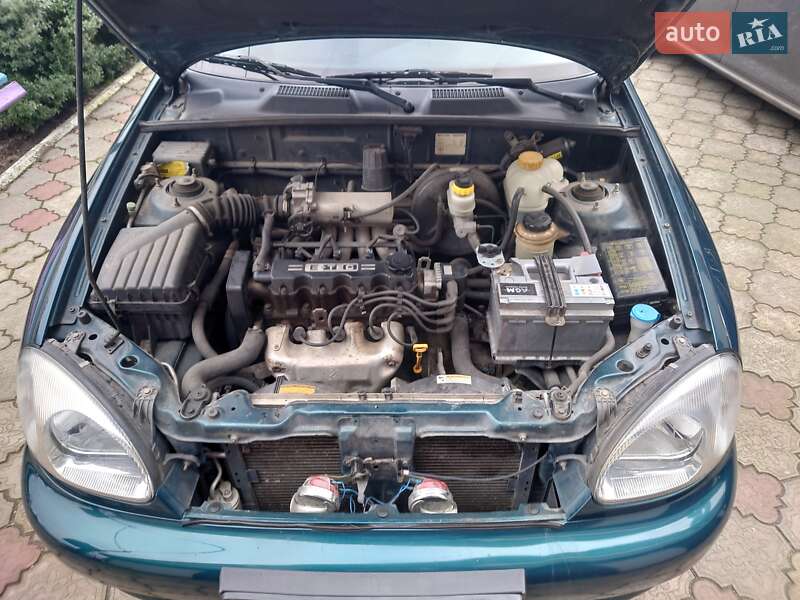 Седан Daewoo Lanos 2002 в Овруче