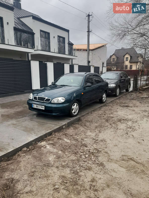 Седан Daewoo Lanos 2001 в Киеве