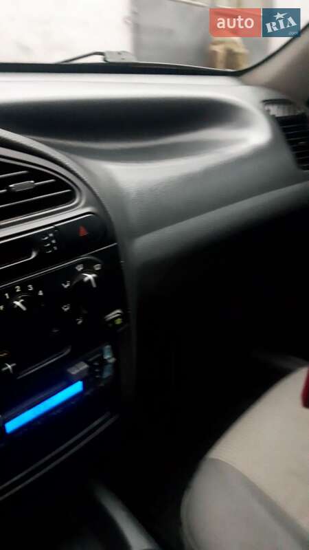Седан Daewoo Lanos 2004 в Житомирі