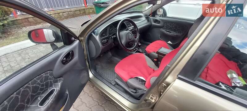 Седан Daewoo Lanos 2002 в Львове
