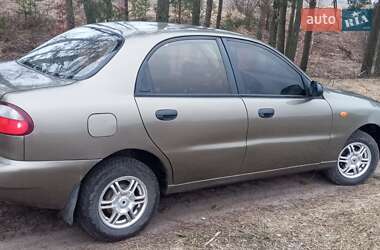 Седан Daewoo Lanos 2005 в Семеновке