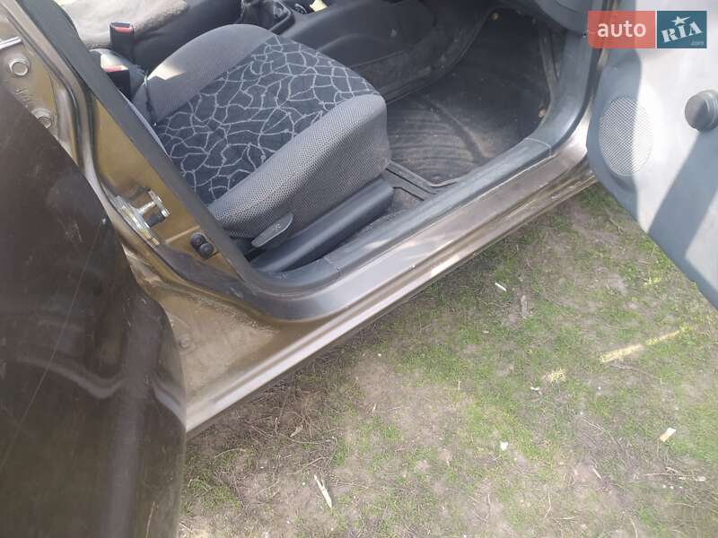 Седан Daewoo Lanos 2003 в Кропивницком