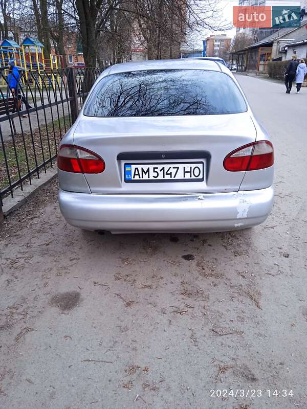 Седан Daewoo Lanos 2004 в Казатине