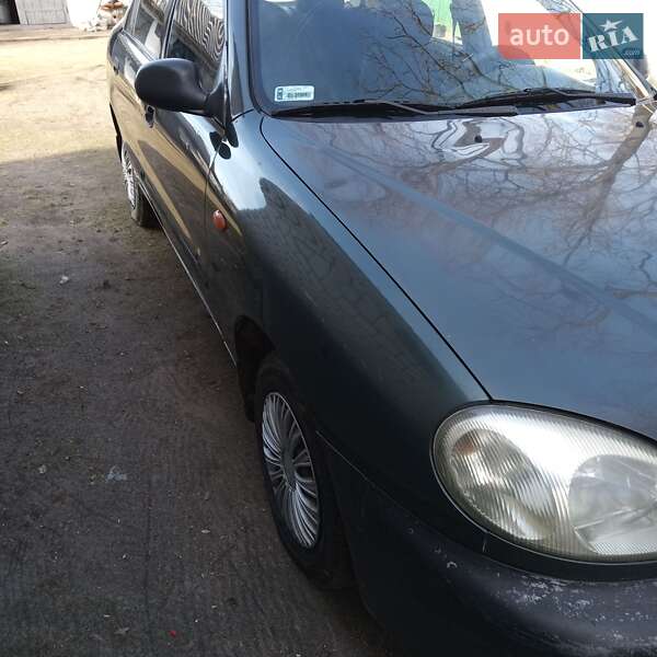 Седан Daewoo Lanos 2002 в Острозі